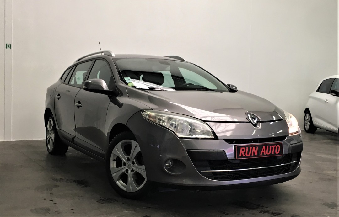 Renault MEGANE III COUPE 1.5 DCI 110 TOIT PANO GPS ENTRETIEN COMPLET - Mon  Agence Automobile